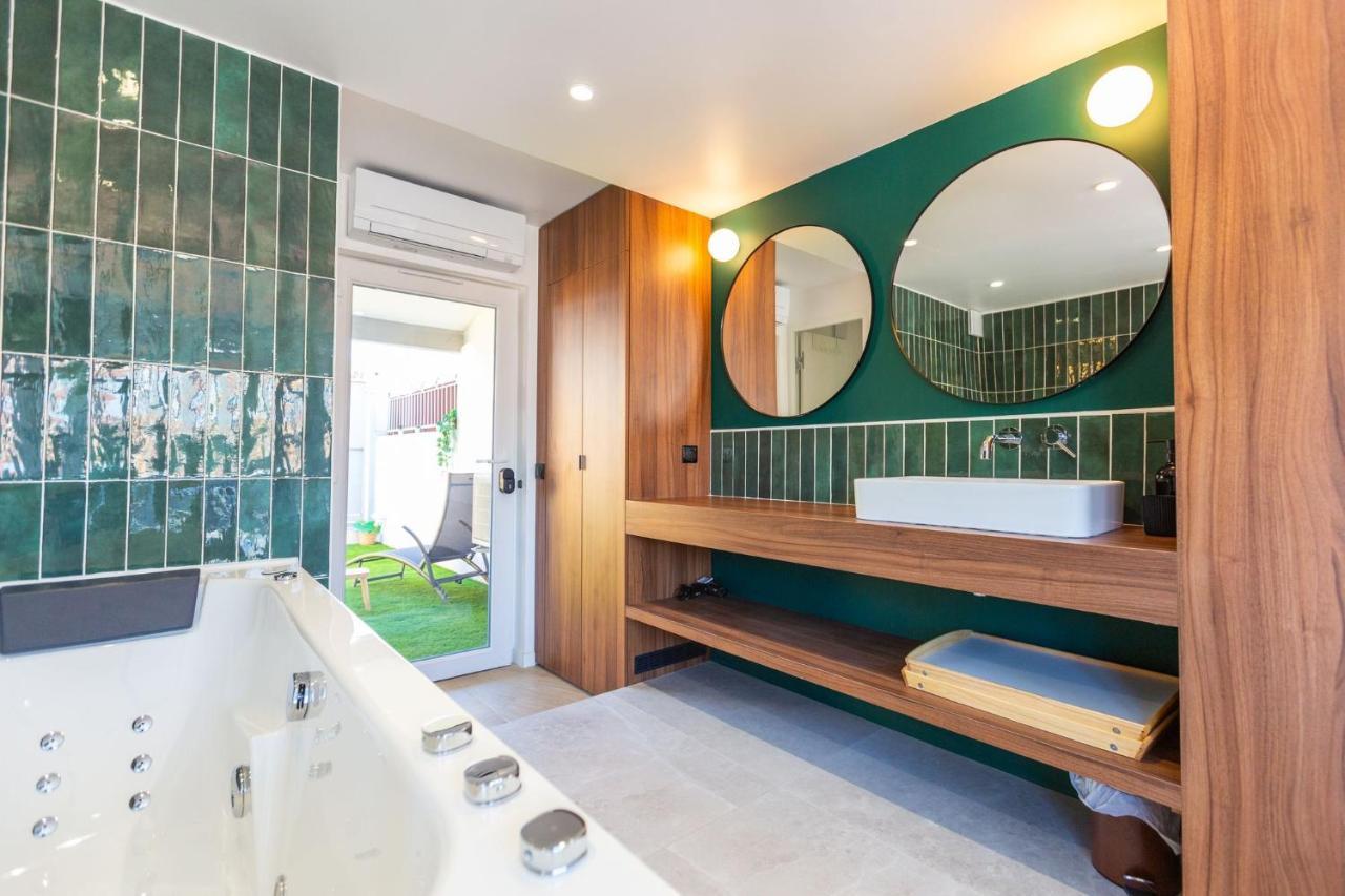 Love Room Du Mont D'Or - Baignoire Spa - Minibar Offert Marsiglia Esterno foto