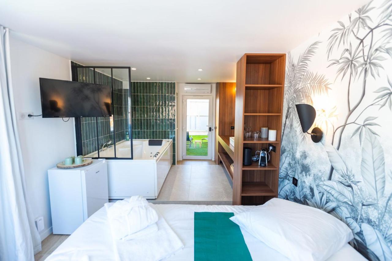 Love Room Du Mont D'Or - Baignoire Spa - Minibar Offert Marsiglia Esterno foto