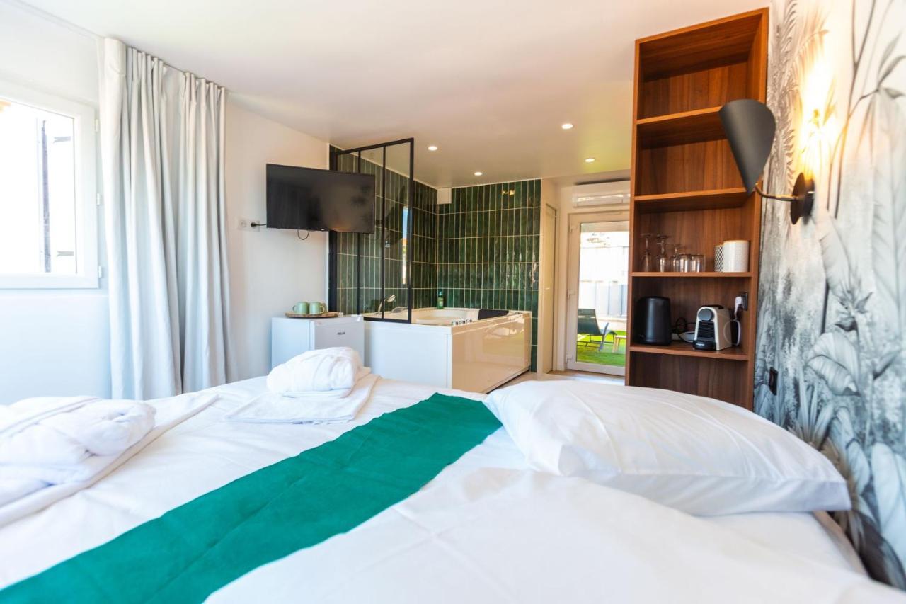 Love Room Du Mont D'Or - Baignoire Spa - Minibar Offert Marsiglia Esterno foto